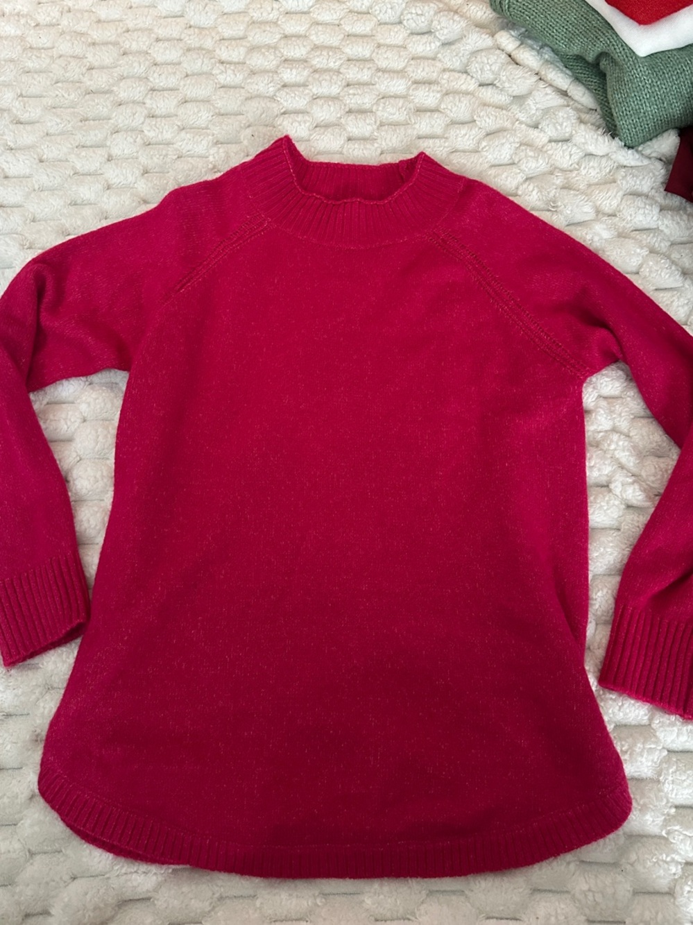 Reitmans Women's Crewneck Sweater in Bright Fuchsia Pink